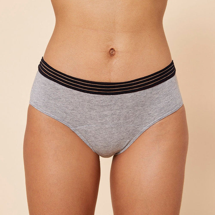 Sisters Republic FR La culotte menstruelle en tissus BIO efficace 12h sans fuite, ni odeur, ni sensation d'humidité. Élue "Victoire de la Beauté Top Innovation"