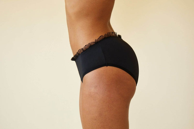 Sisters Republic FR La culotte menstruelle en tissus BIO efficace 12h sans fuite, ni odeur, ni sensation d'humidité. Élue "Victoire de la Beauté Top Innovation"