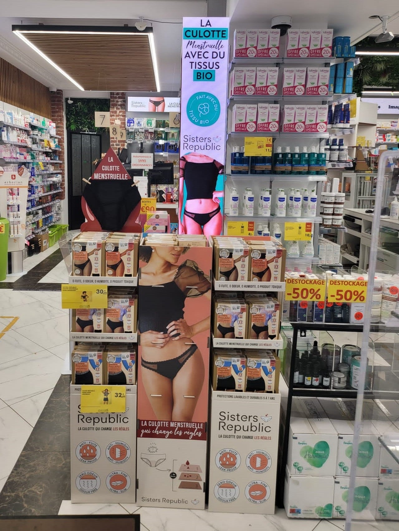 Sisters Republic FR La culotte menstruelle en tissus BIO efficace 12h sans fuite, ni odeur, ni sensation d'humidité. Élue "Victoire de la Beauté Top Innovation"