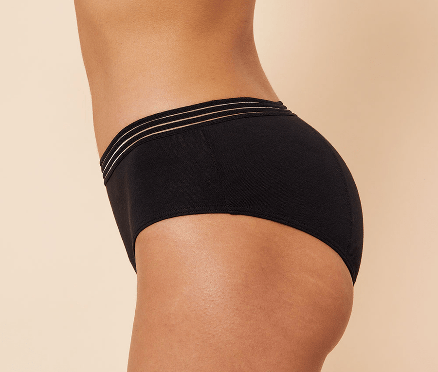 Shorty Zoé noir côté Sisters Republic FR