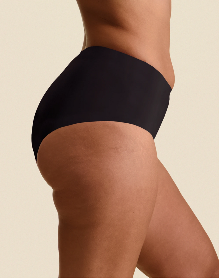 Sisters Republic FR La culotte menstruelle en tissus BIO efficace 12h sans fuite, ni odeur, ni sensation d'humidité. Élue "Victoire de la Beauté Top Innovation"