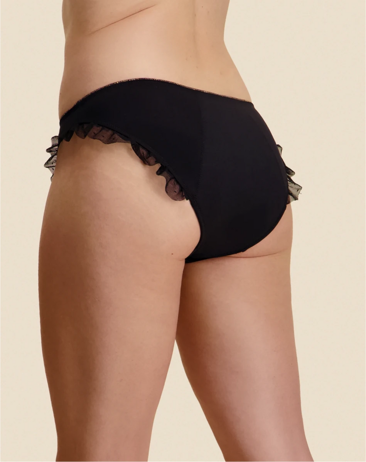 Sisters Republic FR La culotte menstruelle en tissus BIO efficace 12h sans fuite, ni odeur, ni sensation d'humidité. Élue "Victoire de la Beauté Top Innovation"