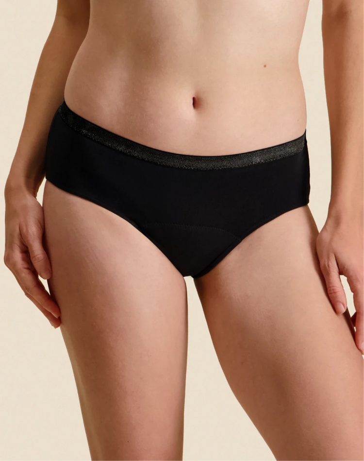 Sisters Republic FR La culotte menstruelle en tissus BIO efficace 12h sans fuite, ni odeur, ni sensation d'humidité. Élue "Victoire de la Beauté Top Innovation"